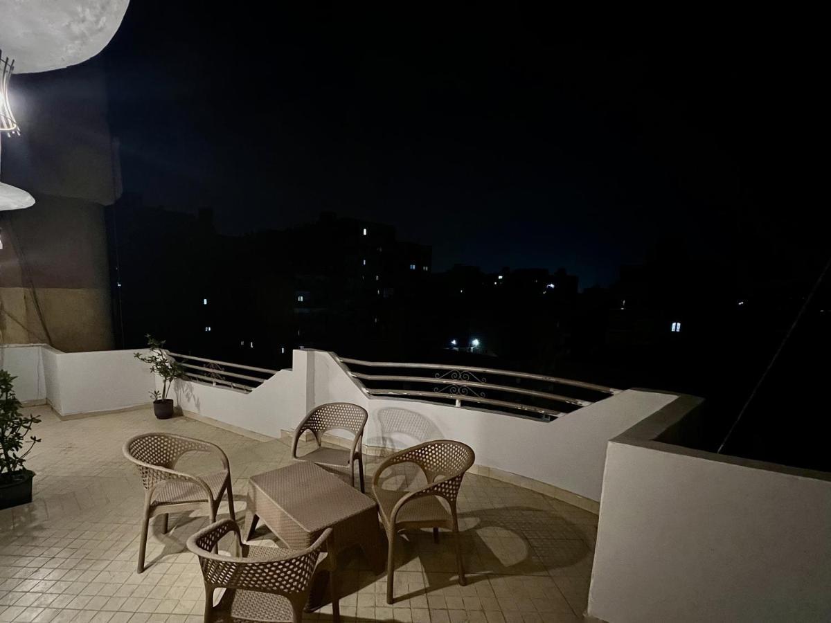 Near The Pyramids Inn Nazlet el-Sîsi المظهر الخارجي الصورة